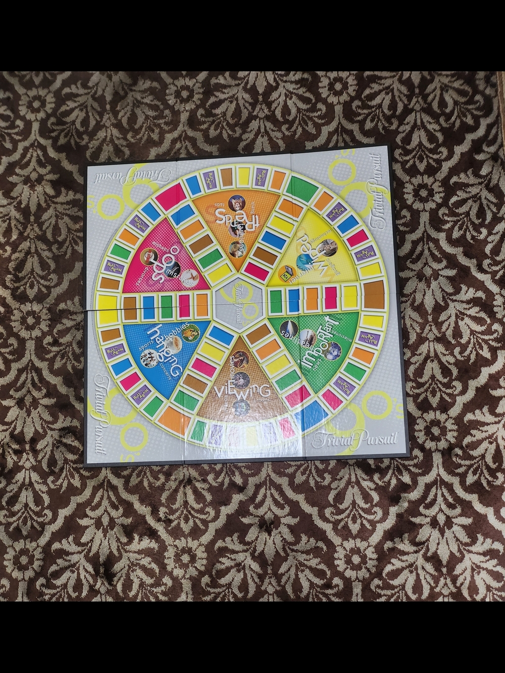 Trivial Pursuit 90's Time Capsule Edition - Played Once. - Picture 3 of 6